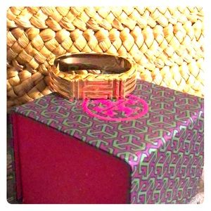 Like new!!! Need a cover for your Fitbit?!